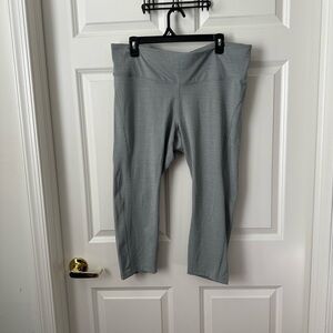 Nike Women's Gray Cropped Netted Leggings Dri Fit Size 2X